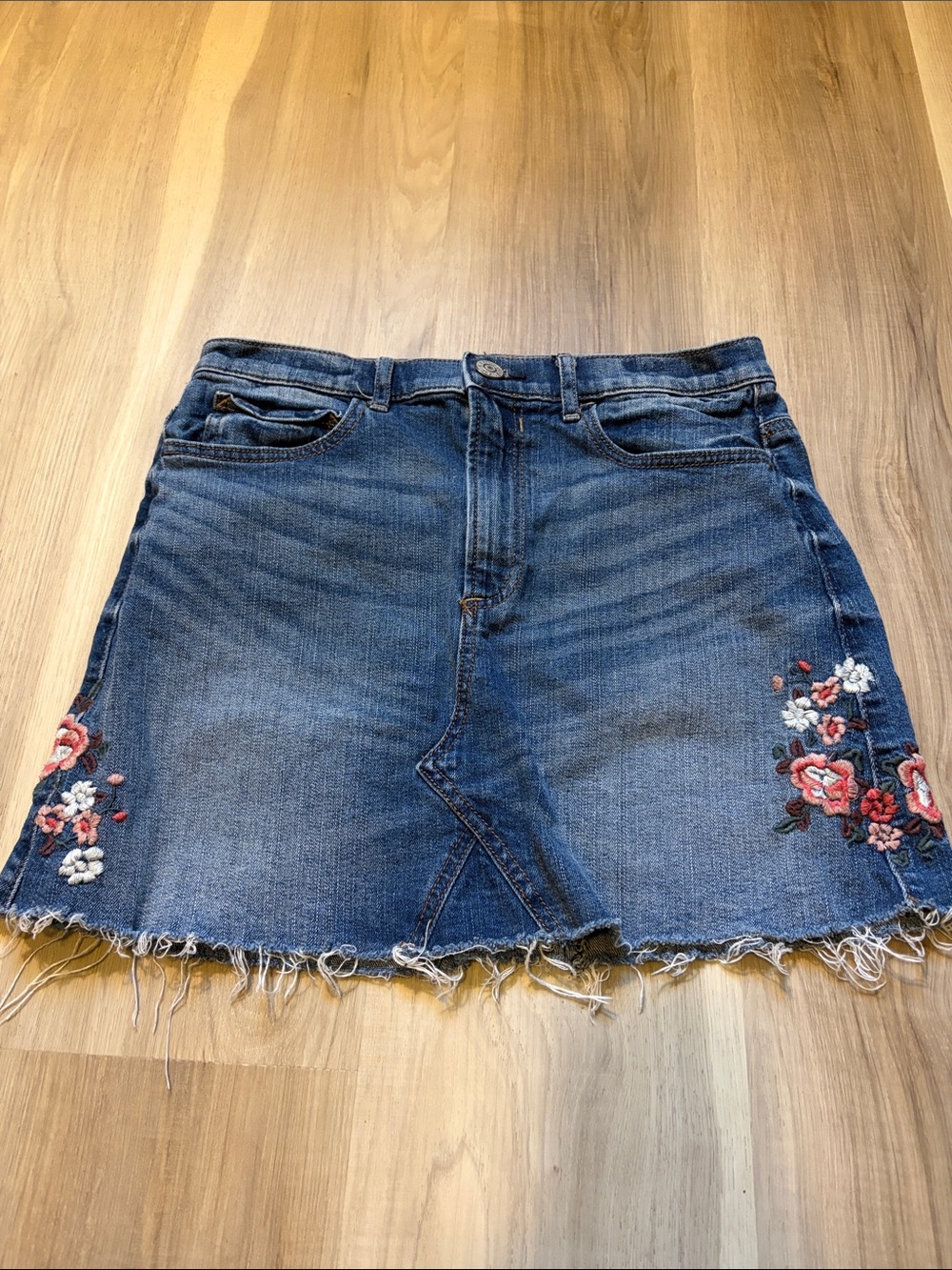 Express Embroidered Blue Denim Mini Skirt size 4